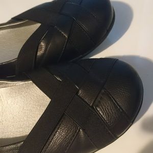 Cliffs by White Mountain black flats 9M